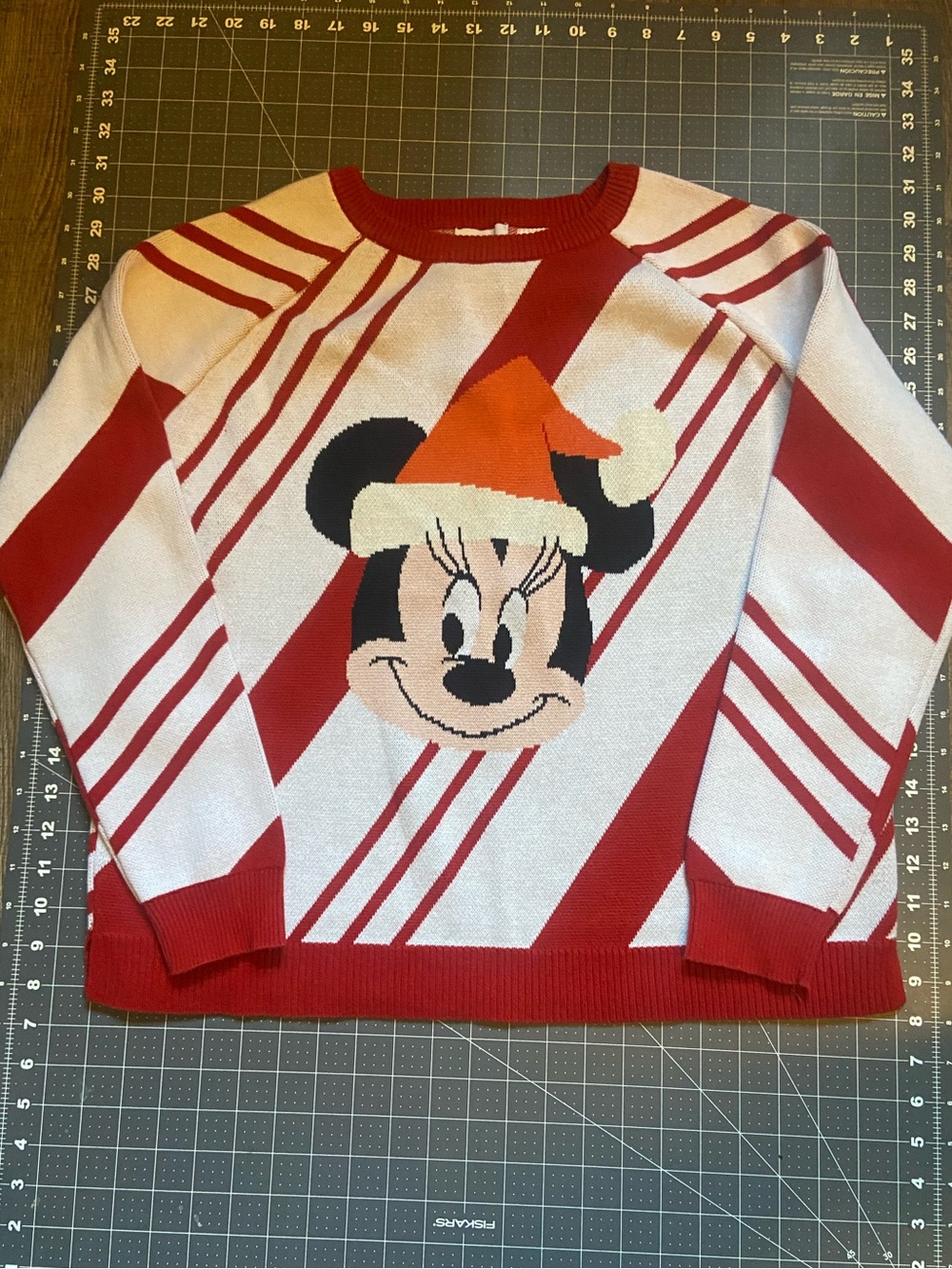 Disney Minnie Mouse Red White Holiday Crewneck Sweater